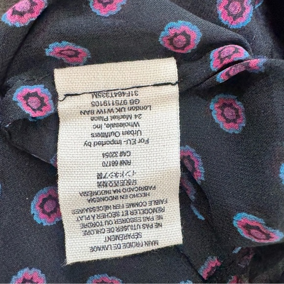 Free People Purple Black Easy Rider Floral
Paisley Button Up Blouse Size Small - Picture 12 of 16